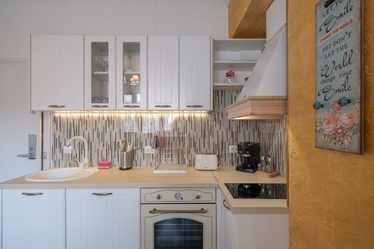 1-Bedroom Designer Apartment On Hristo Belchev Str ソフィア エクステリア 写真